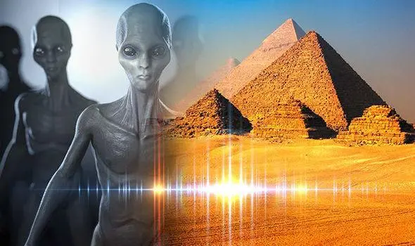 《外星人与金字塔》：远古文明的秘密？揭秘金字塔背后的外星人真相！